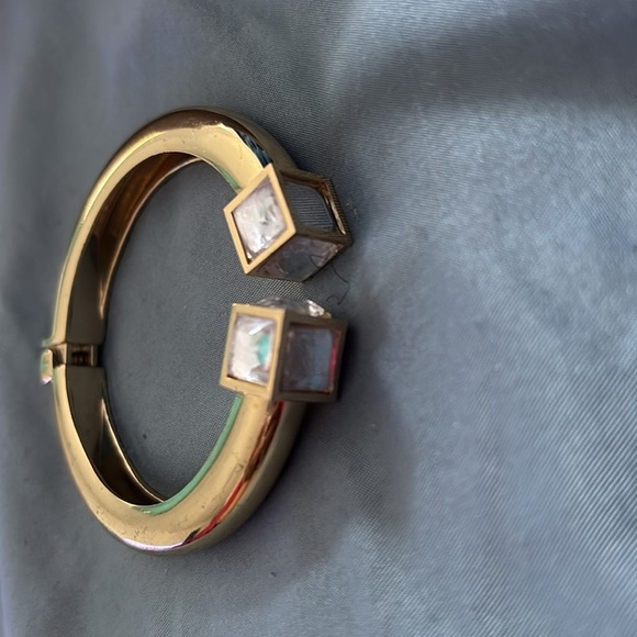 Elegant Vintage Gold and Silver Bracelet - Picture 9 of 9